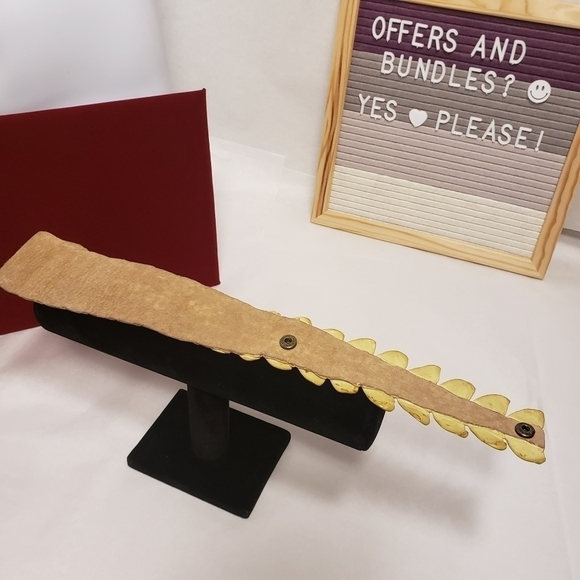 Ndau Collection Crocodile Leather Wrist Cuff - Light Green Approx 6 1/2" wrist - Picture 3 of 15